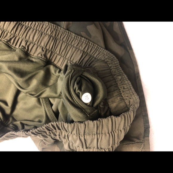 Rare Lululemon Green Savasana Camo Hotty Hot - Picture 4 of 4